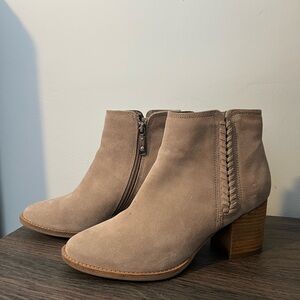 Blondo Women's Suede Ankle Boots - Taupe size 8
